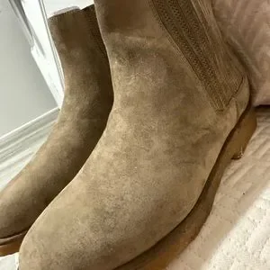 Vince Beacon Suede Chelsea Boots _aw8i2o37J0mXcbaVh725O0ItKzjvg  main image 4